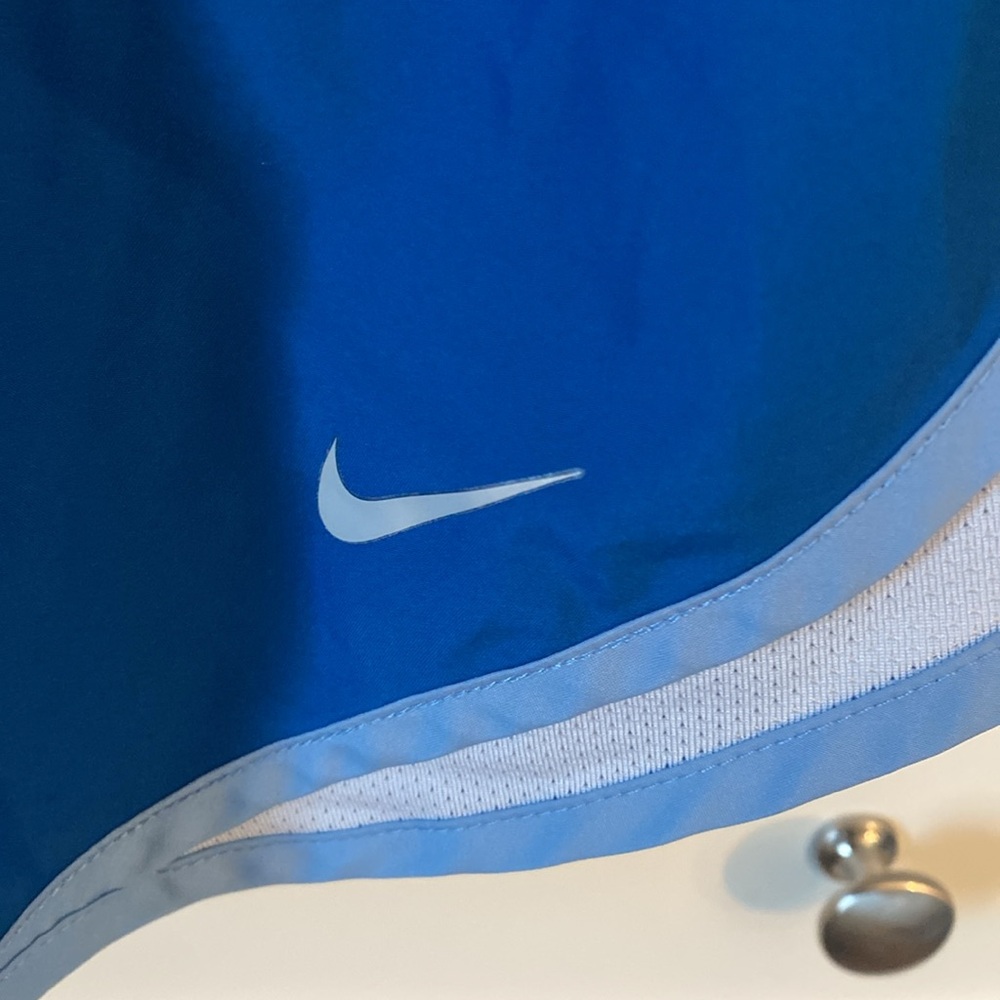 Nike shorts - Picture 2 of 3
